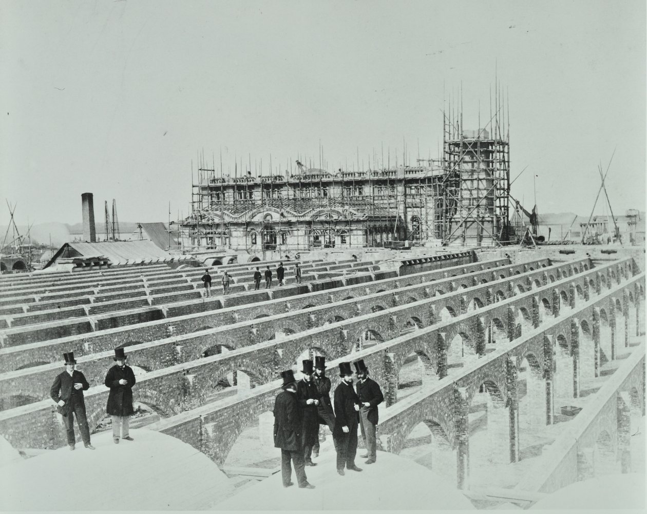 Southern Outfall Sewer，Crossness：建筑业务，1865年 作者 英国摄影师