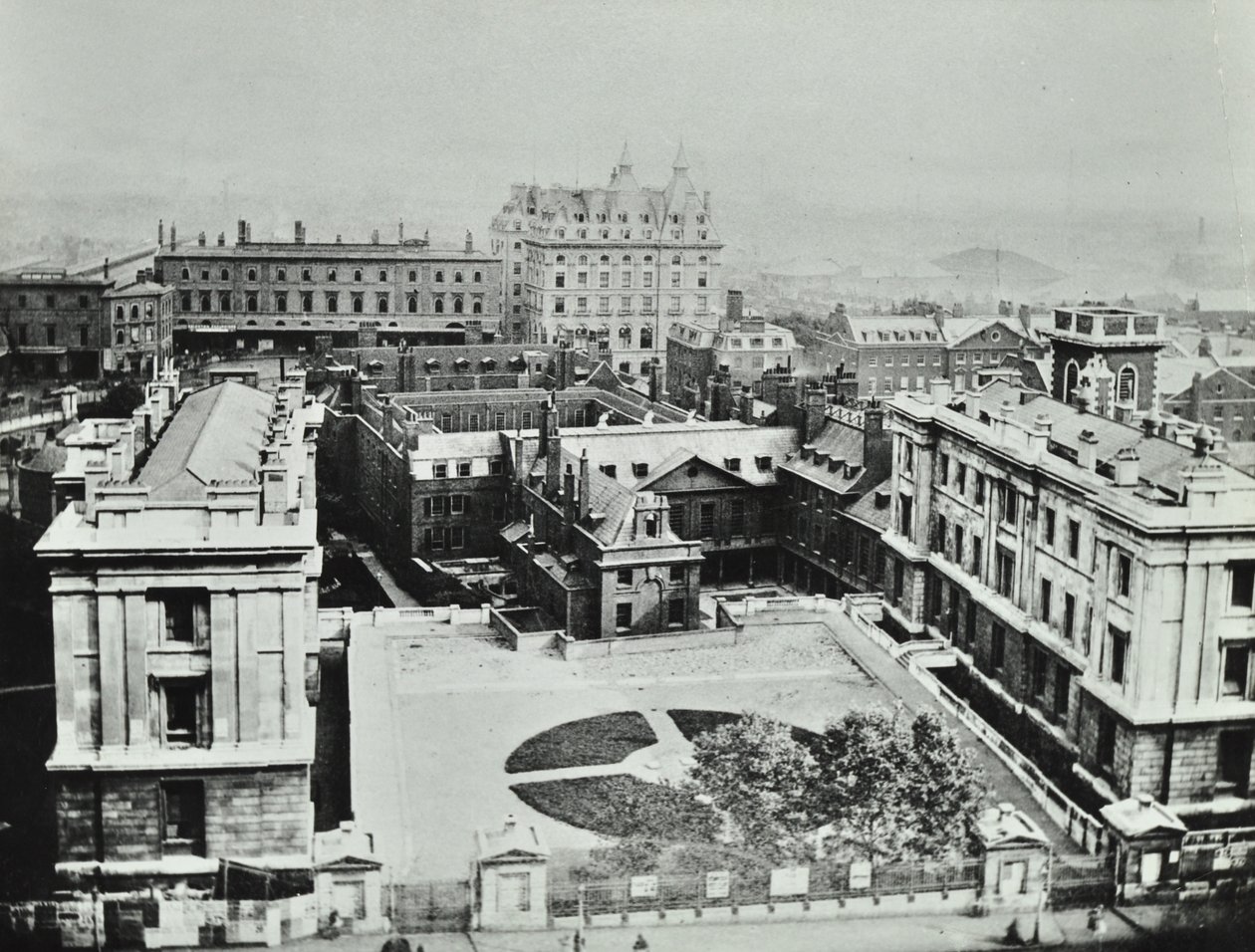 圣托马斯医院：1862年的外观 作者 英国摄影师