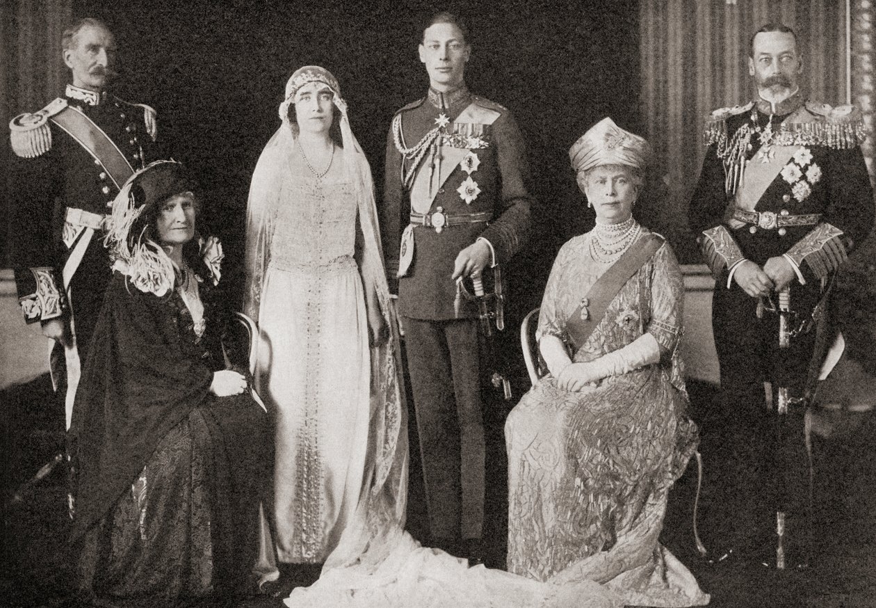 英国王室在1923年约克公爵和公爵夫人的婚礼上，来自二十五年的故事，1935年出版 作者 英国摄影师
