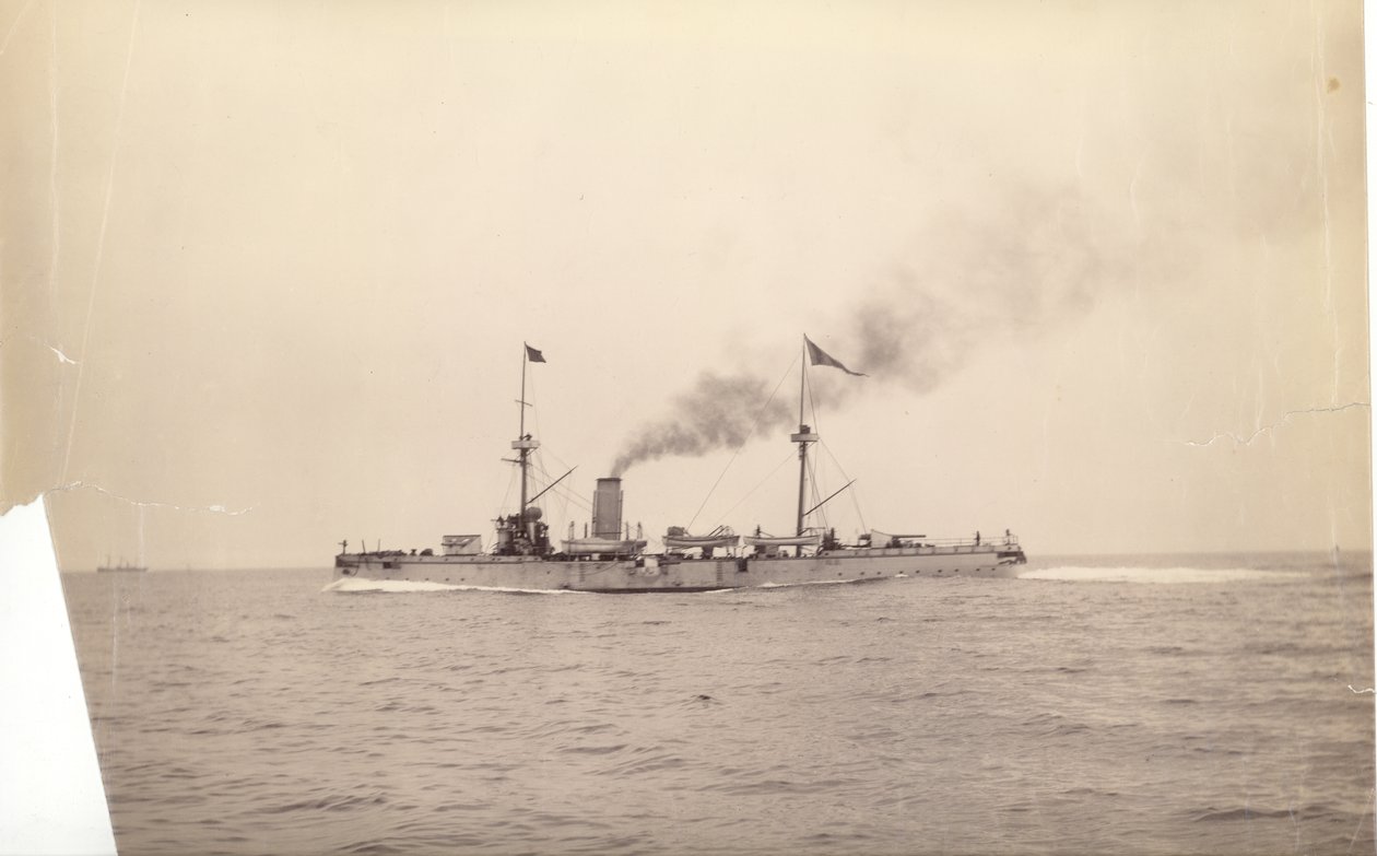 海上的“志远”，约1886年 作者 英国摄影师