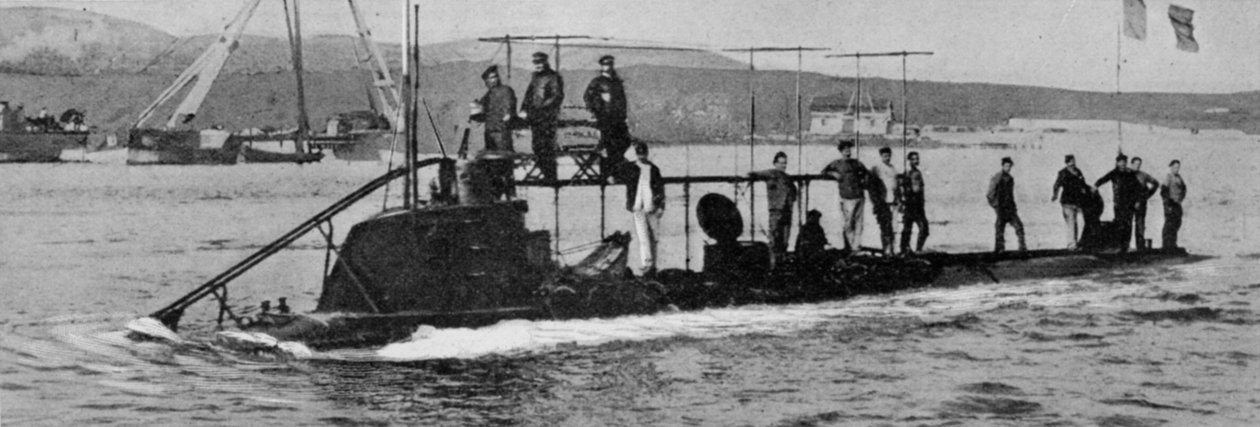 The Lost Lutin：法国潜艇离开Bizerta Harbour进行最后一次航行，于1906年10月27日在The Graphic上发表 作者 英国摄影师