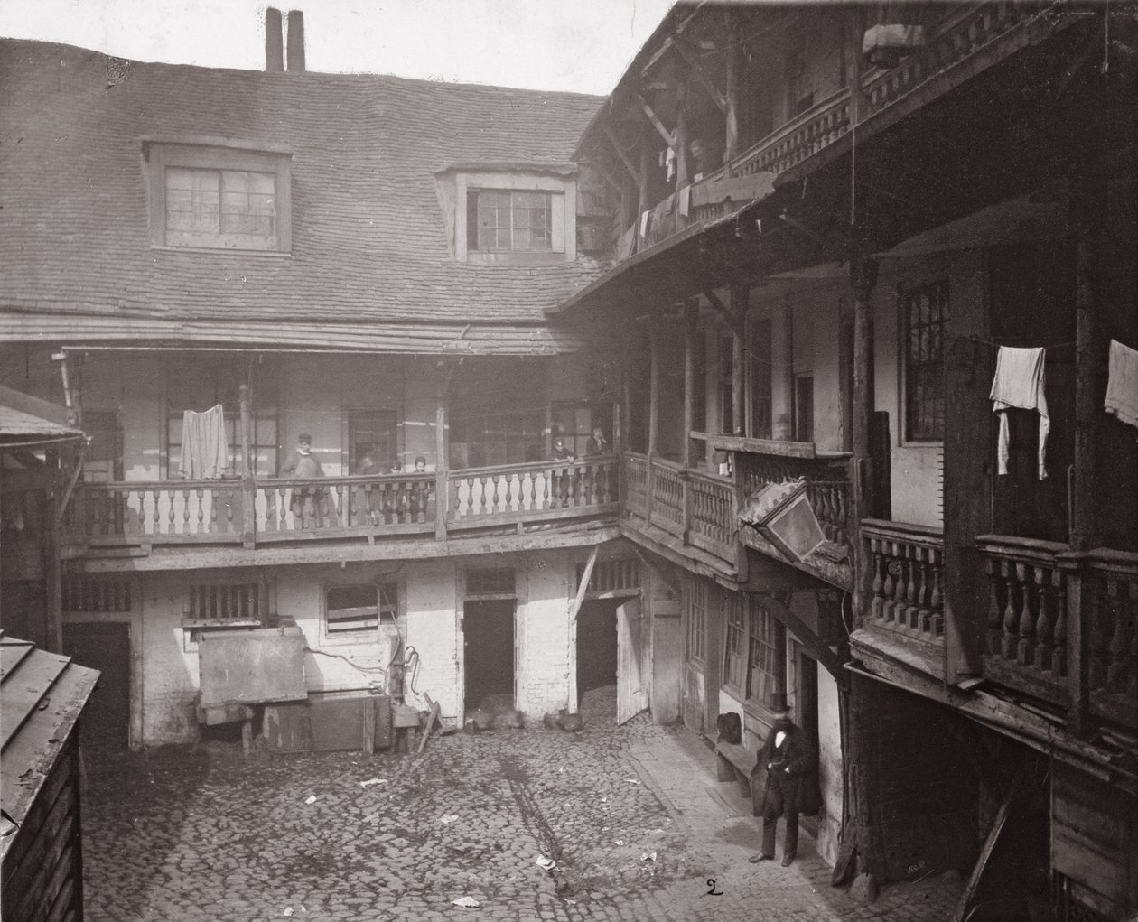 1875年Warwick Lane的牛津武器，来自Alfred und John Bool的历史性伦敦建筑（1850-1900）和Henry Dixon（1820-92） 作者 英国摄影师