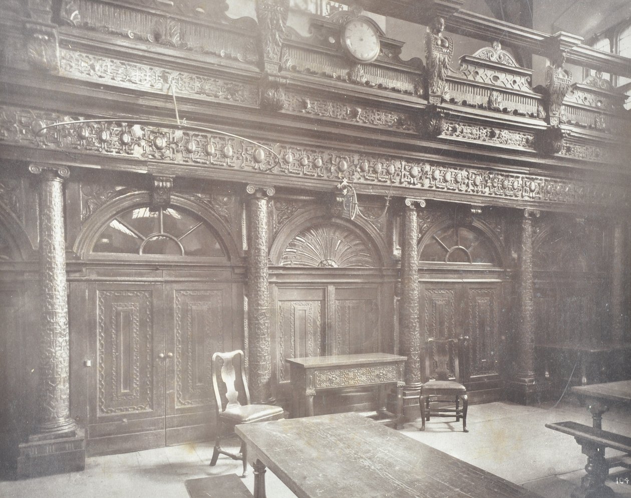 格雷斯旅馆大厅，伦敦，1885年的视图 作者 英国摄影师