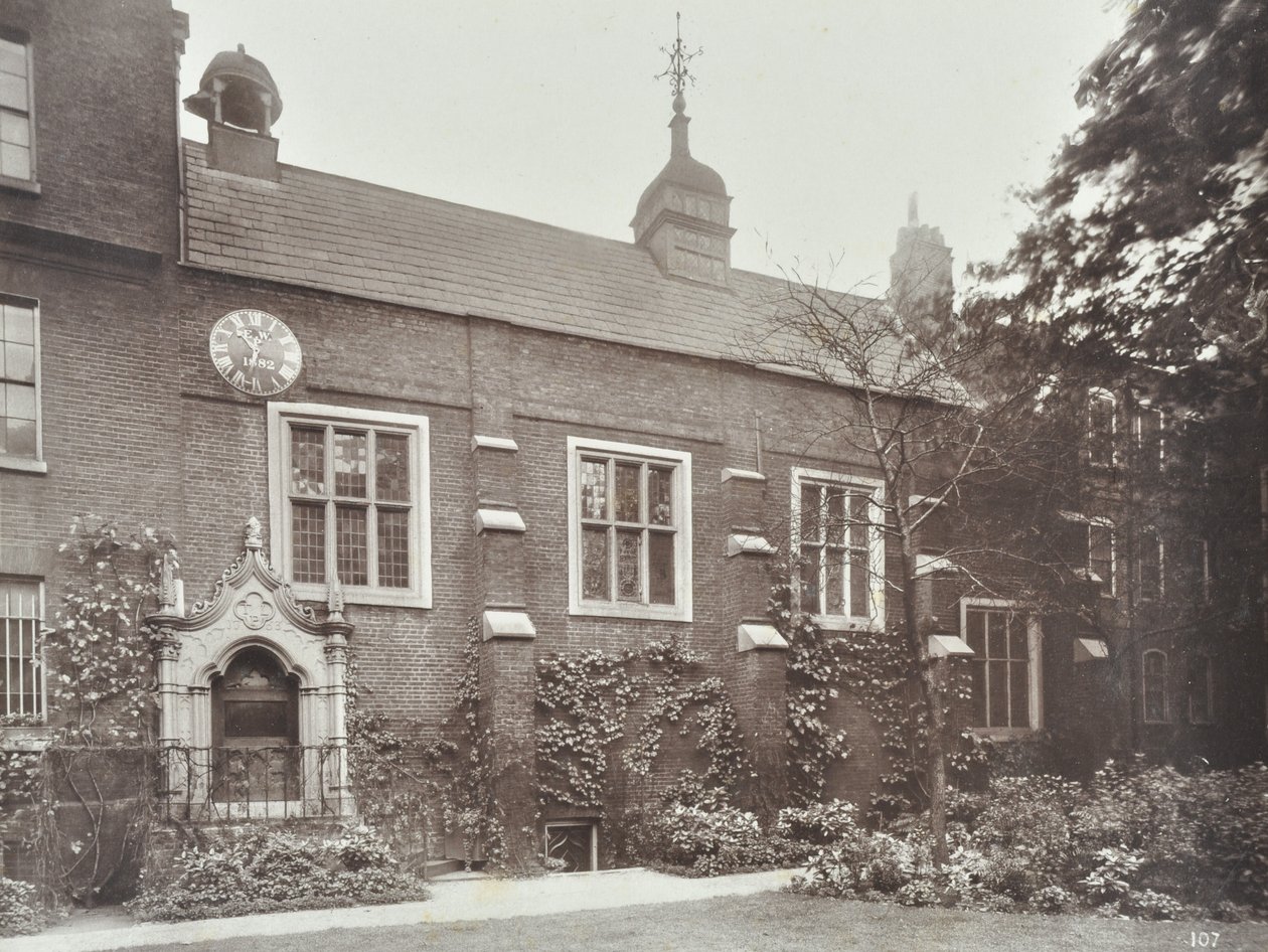 Staple Inn，伦敦，1885年的视图 作者 英国摄影师