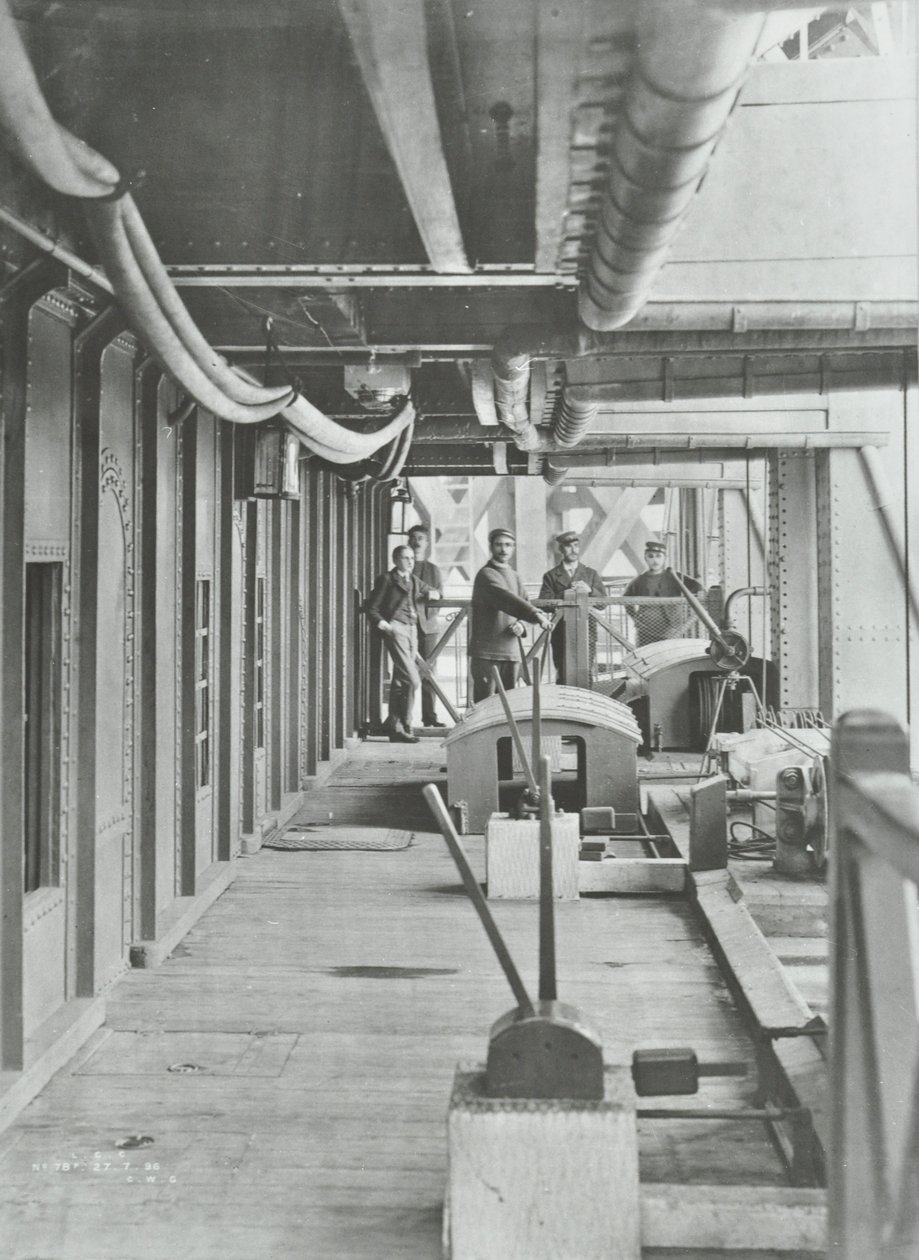 Woolwich Ferry：北浮桥水力杠杆平台，1896年 作者 英国摄影师