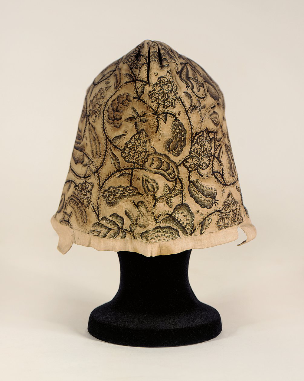 精美的Blackwork Coif，1620-40 作者 英语学校