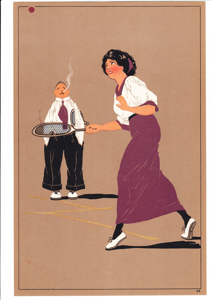 1920年左右，两个以幽默和幽默的姿势打网球的网球运动员的照片 作者 英语学校
