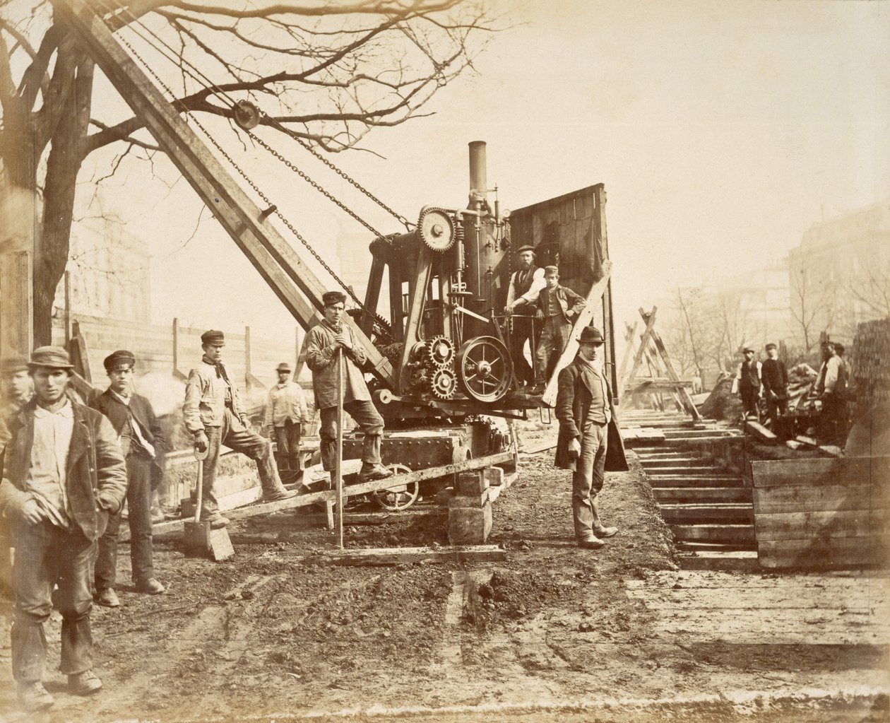 在1890年伦敦帕丁顿环线建设期间运行的蒸汽起重机（蛋白卡打印） 作者 英语学校