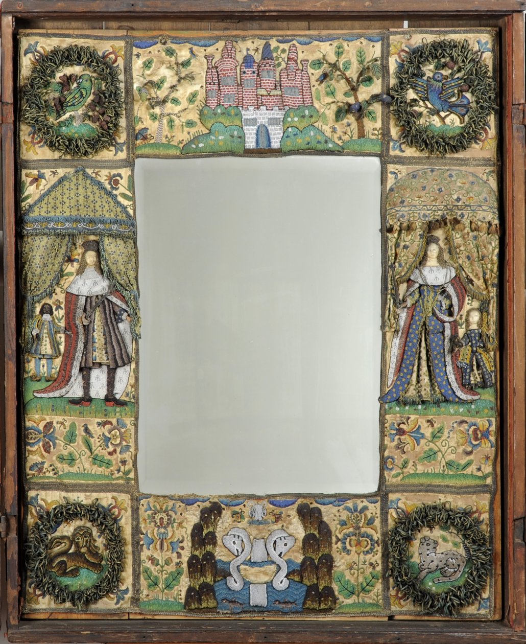 珠饰镜，约 1672-79 年（丝绸、金属和皮革线，玻璃珠和饰片，丝绸缎底，橡木外壳） 作者 英语学校