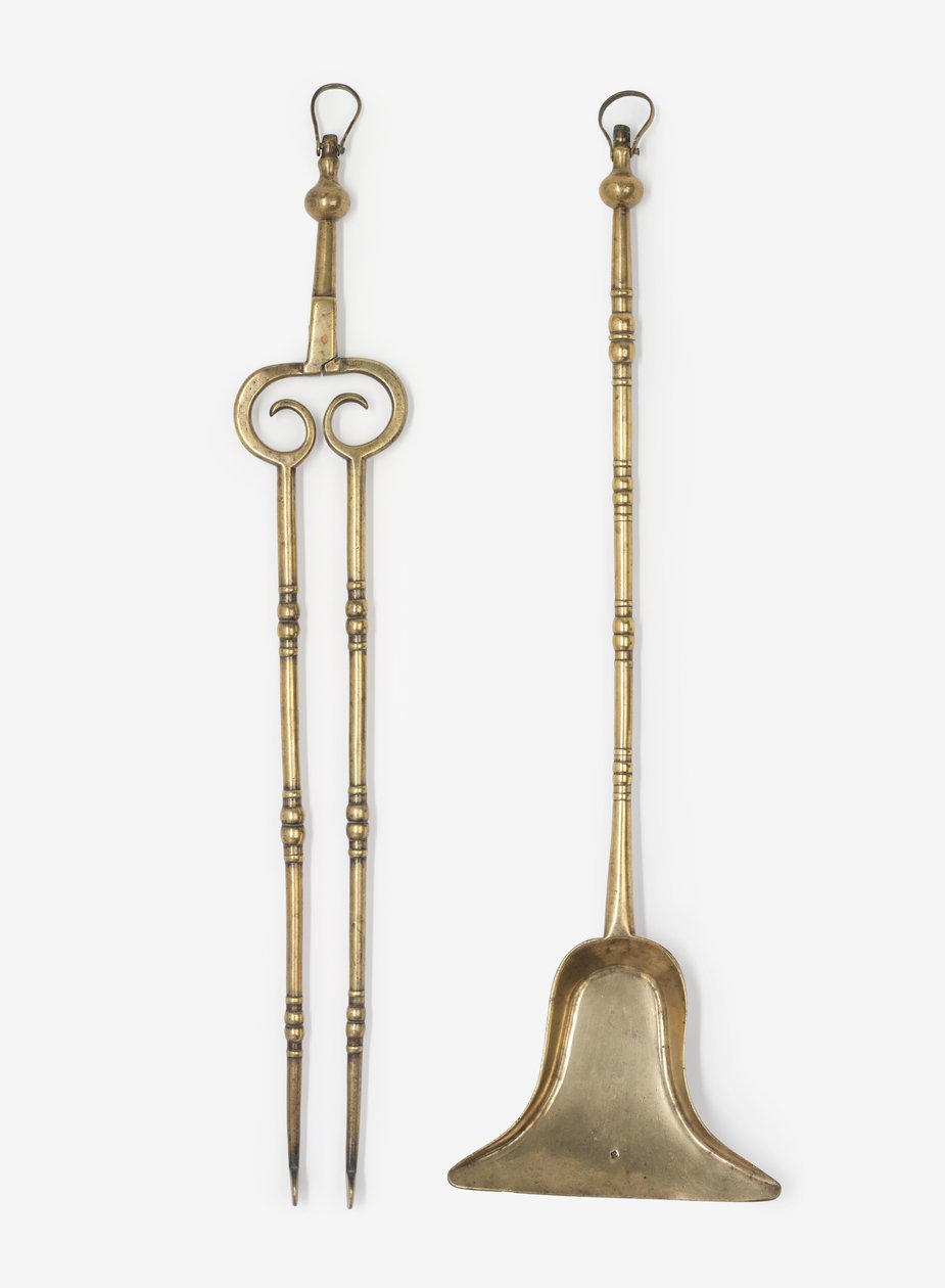 黄铜钳和铲子，c.1650-99（黄铜） 作者 英语学校
