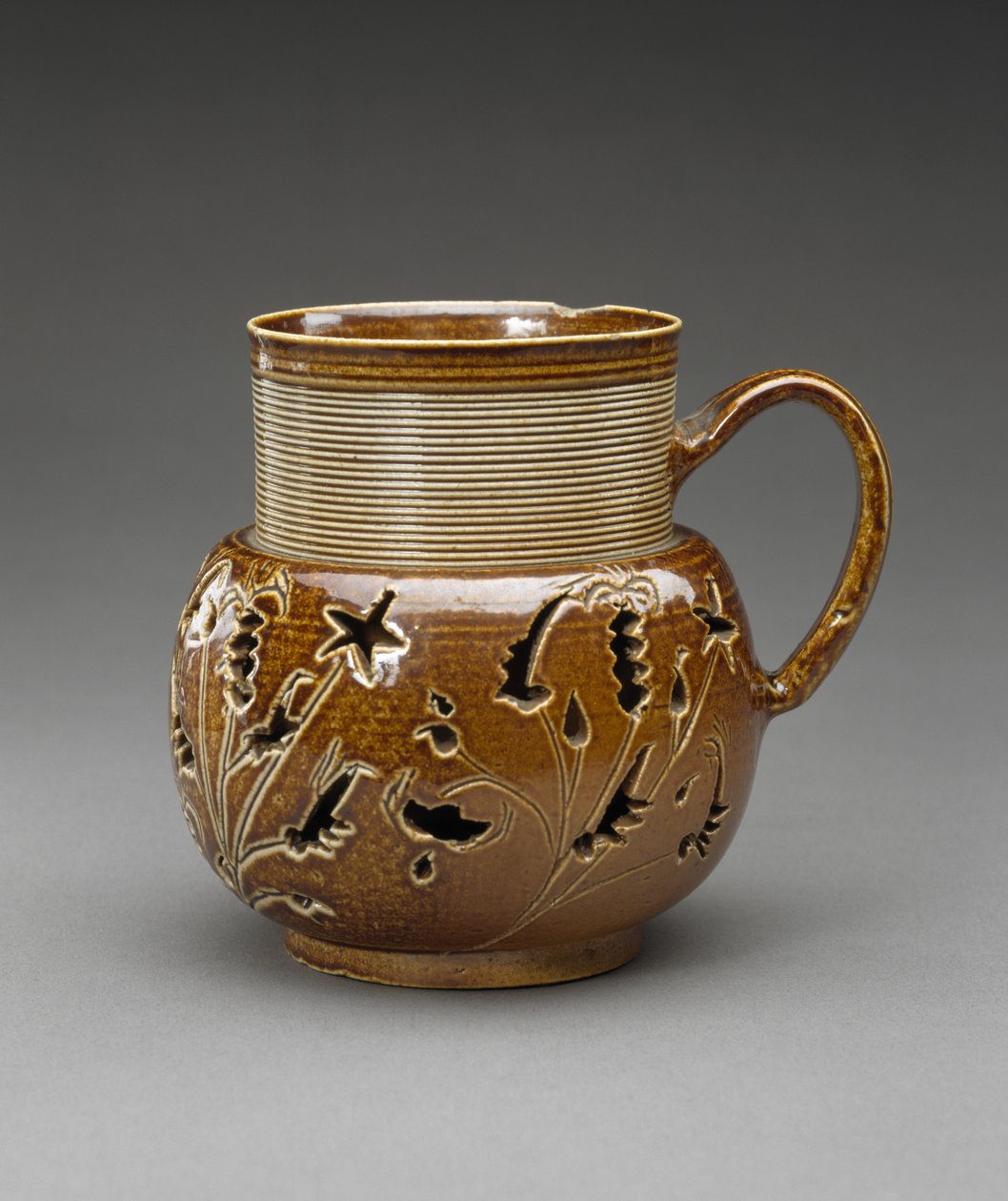 杯子c。 1690-1705年（盐釉陶土） 作者 英语学校