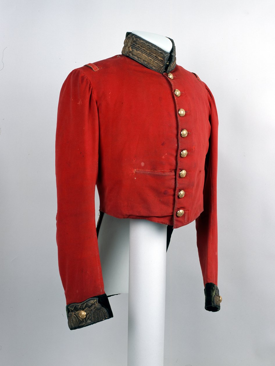 短尾coatee，第5号（Waless的夏洛特公主）龙骑兵卫队，c.1854（羊毛布，金线和亮片刺绣装饰品） 作者 英语学校