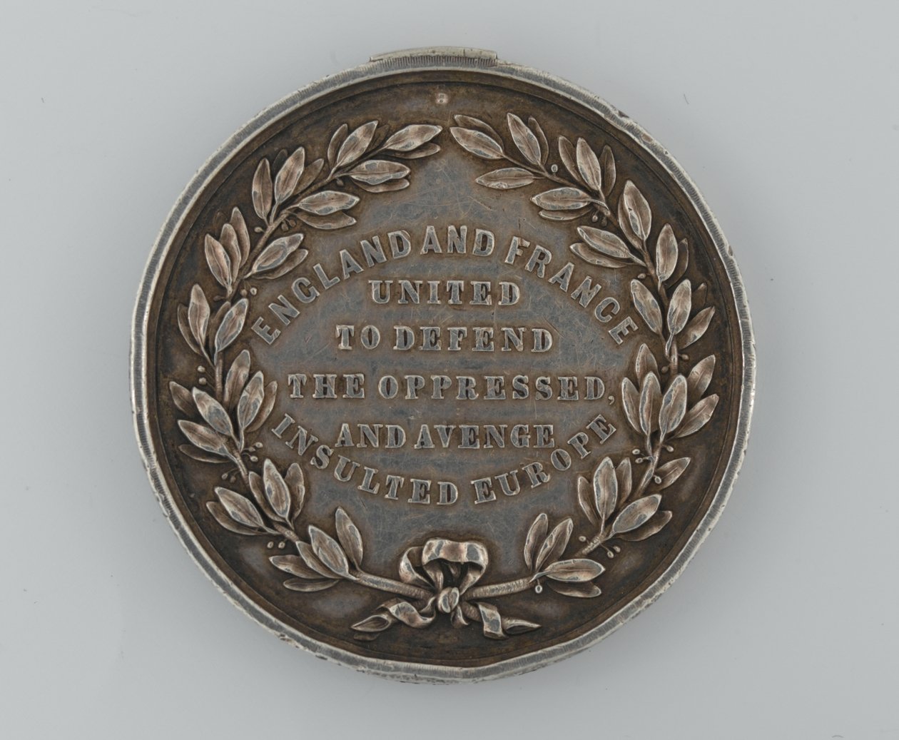 纪念1854年英格兰与法国结盟的爱国银牌，1855年由多佛市长颁发 作者 英语学校
