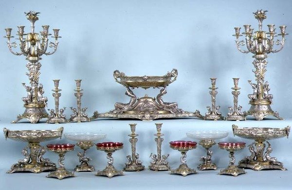 餐桌装饰品，可能由Leonard Morel-Ladeuil设计，由伯明翰的Elkington and Co提供 作者 英语学校