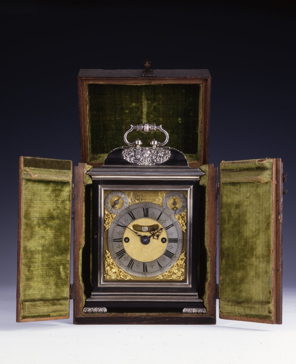 Barnard Tompion，《 Tompion and Banger》，伦敦，第460号，敲击式支架钟，约1708年（乌木和银色）（另请参阅745882-87） 作者 英语学校