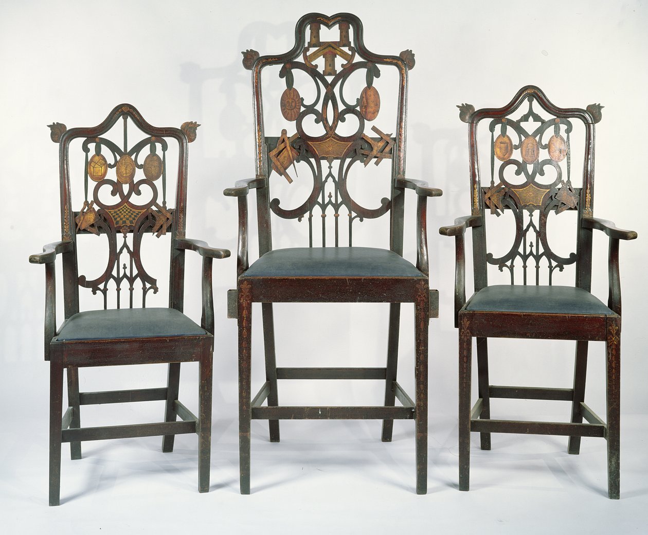 三把格鲁吉亚共济会椅，1790（桃花心木） 作者 英语学校