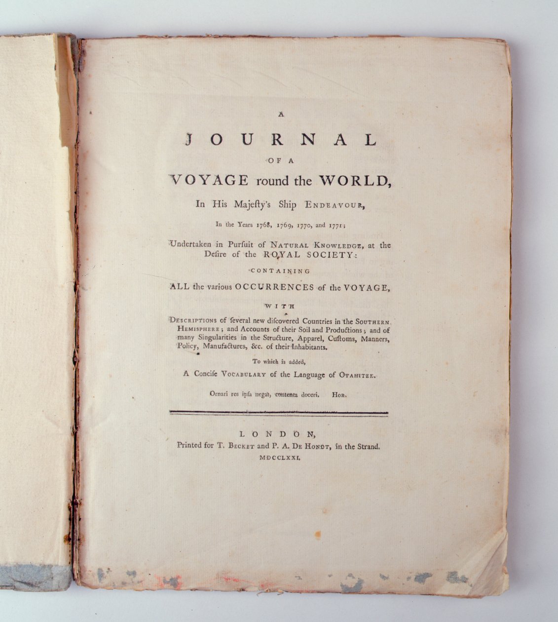 1768年，1779年，1770年和1771年在他的Majestys船舶努力中的世界航行期刊的标题页，1771年在伦敦出版（印刷版） 作者 英语学校