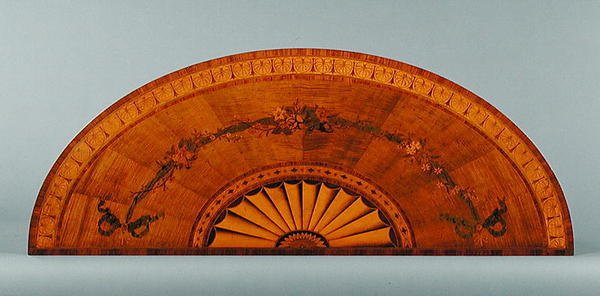 半月形桌子的顶部，约1775年（镶嵌兔毫木和缎子木）（另见222396）。 作者 英语学校