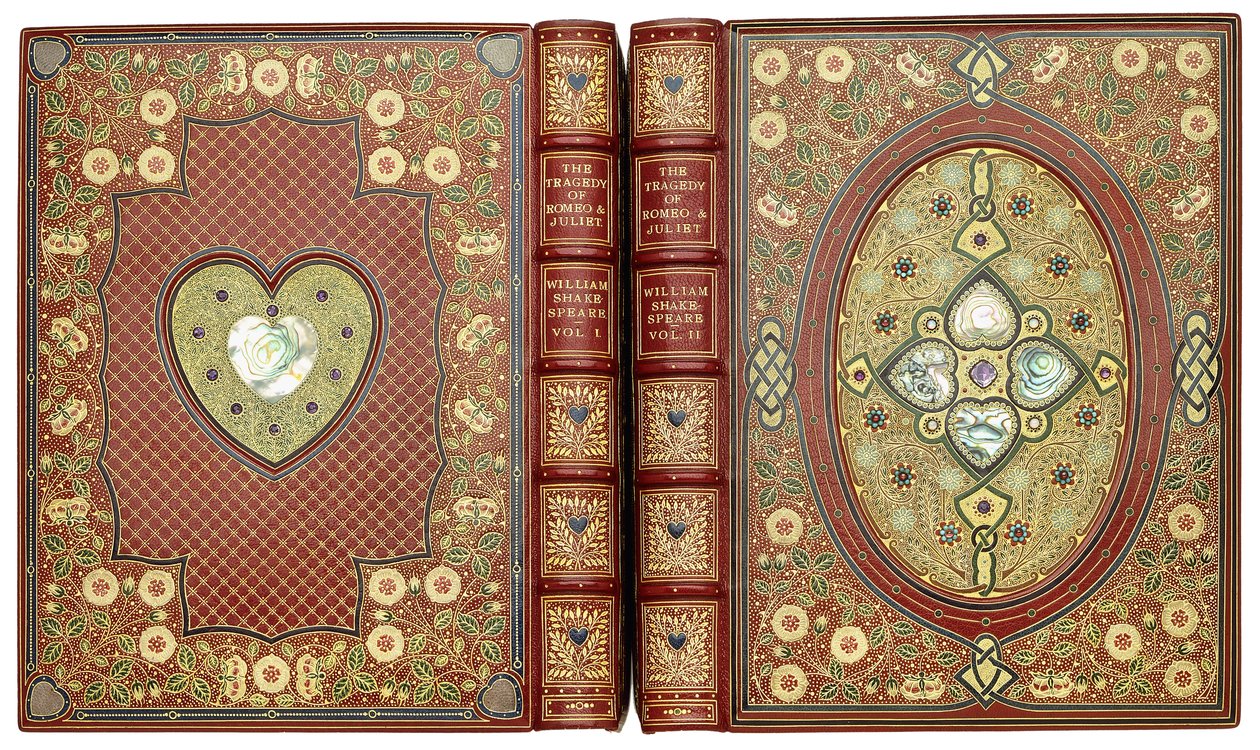 上下盖套，带有心形和花朵图案，约1920年 作者 英语学校