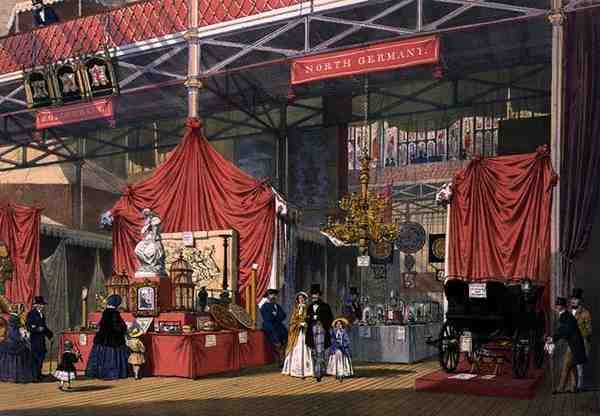 1851年大展中北德展区的Klier and Sons公司的乐器展台，来自迪金森的《综合图片》（彩色平印）。 作者 英语学校