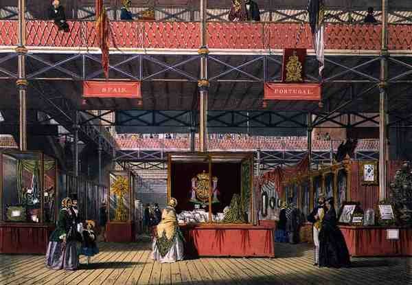 1851年大展的西班牙和葡萄牙展区，来自迪金森的《综合图片》（彩色平印）。 作者 英语学校