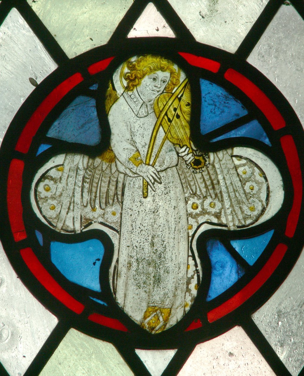 窗口N4描绘了一个与rebec的音乐家天使 作者 英语学校