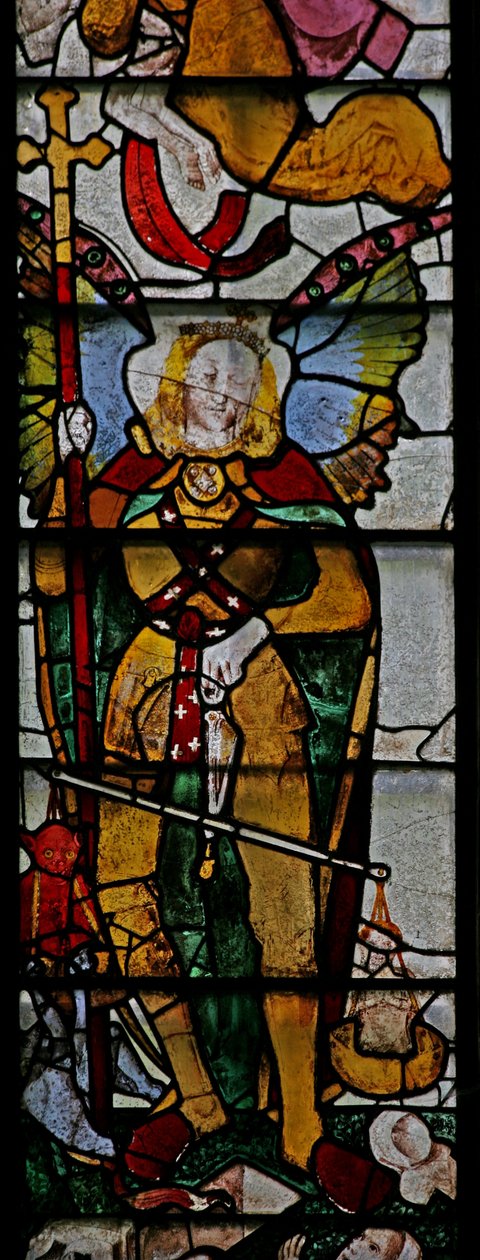Window Ww描绘了最后审判中的场景：St Michael和其他细节 作者 英语学校