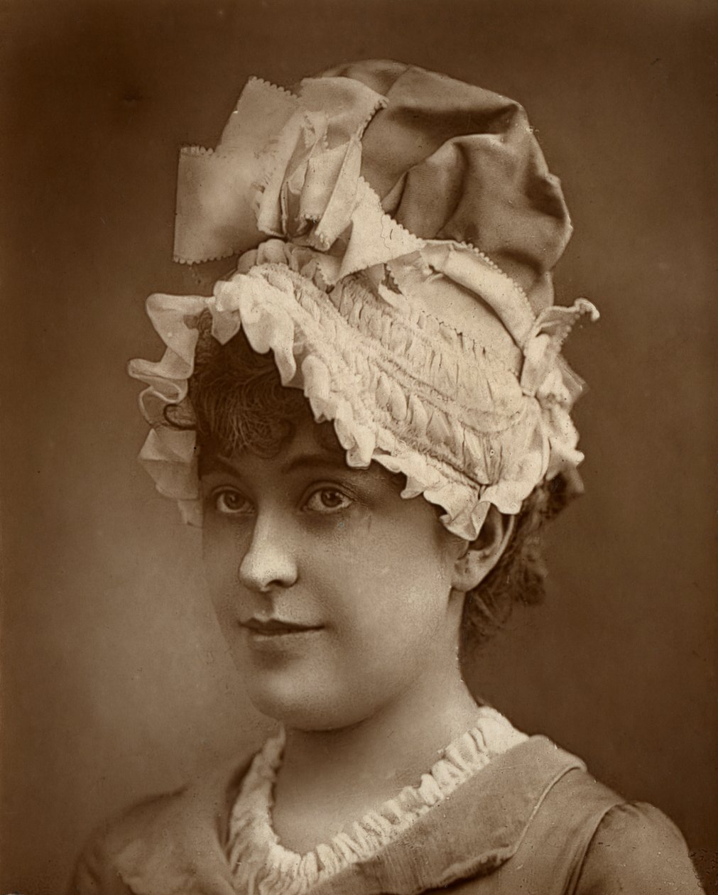 杰拉尔丁·乌尔玛（Geraldine Ulmar），美国歌手和女演员，1887年 作者 欧内斯特·巴劳