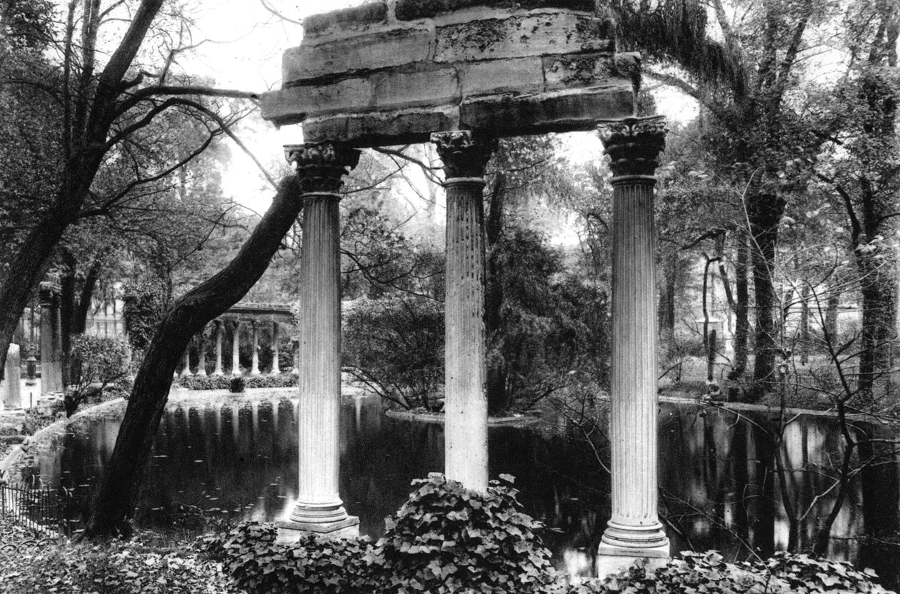 Naumachias科林斯式专栏，蒙索公园，巴黎，1931年。 作者 欧内斯特·弗拉马里翁