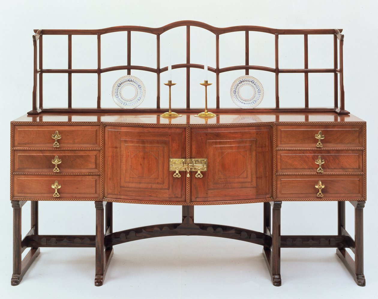 餐具柜，1915（胡桃木） 作者 欧内斯特·威廉·吉姆森