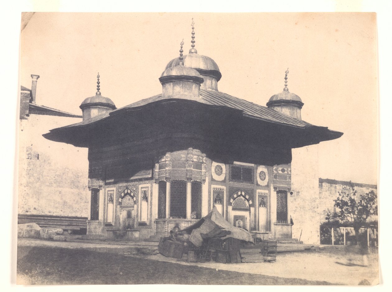 苏菲山庄，君士坦丁堡，约1854年。 作者 欧内斯特·德·卡兰萨