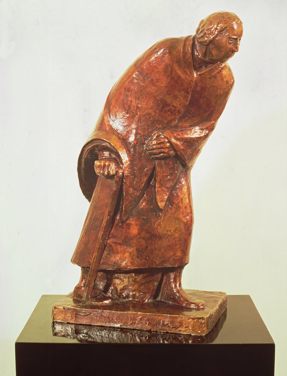 手杖的老女人，1913年（青铜） 作者 恩斯特·巴拉赫（Ernst Barlach）