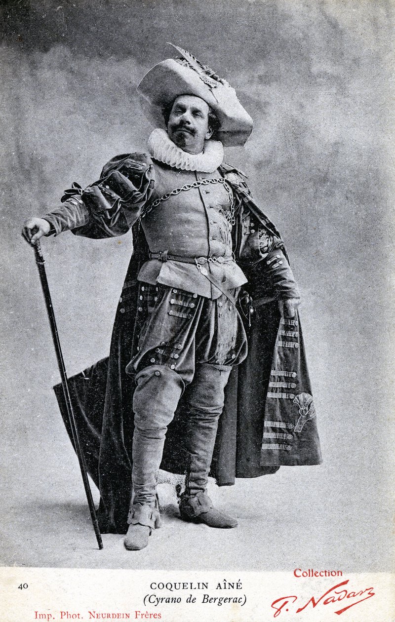 康斯坦丁-科奎林（Constant Coquelin）又名科奎林（Coquelin aîné）（1841年-1909年），穿着《西拉诺-德-贝尔热拉克》的服装（照片）。 作者 艾蒂安·诺丁（Etienne Neurdein）