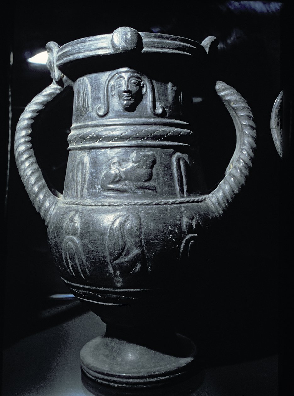 黑色花瓶，伊特鲁里亚，公元前6世纪（bucchero ware） 作者 伊特鲁里亚语