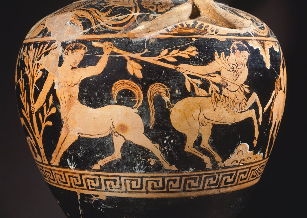 半人马座画家的Amphora，细节显示半人马之间的战斗。波拉诺（翁布里亚）的红纹陶器。伊特鲁里亚文明，公元前4世纪。 作者 伊特鲁里亚语