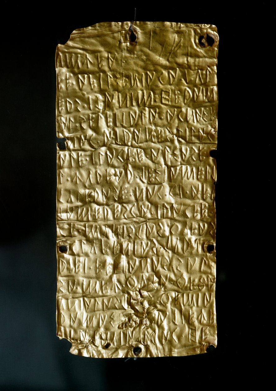 Antiquite etruscan: Pyrgi的金片（板条），刻有伊特鲁里亚语的铭文，献给联合女神。公元前6世纪末至5世纪初。Dim.18.5厘米 罗马，国立朱利亚别墅博物馆 作者 伊特鲁里亚语