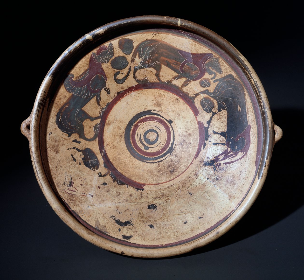 表现动物的陶器盘，公元前600-590年 作者 伊特鲁里亚语