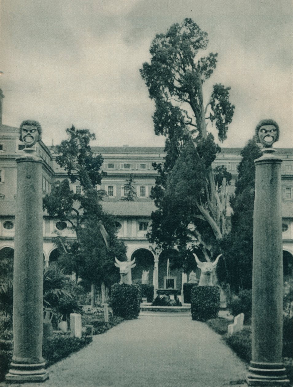 意大利罗马戴克里先浴场博物馆花园，1927年 作者 尤金·波普尔