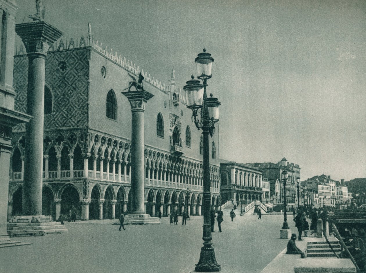 总督宫的主要正面与里瓦·德利·斯基亚沃尼（Riva degli Schiavoni），意大利威尼斯，1927年 作者 尤金·波普尔
