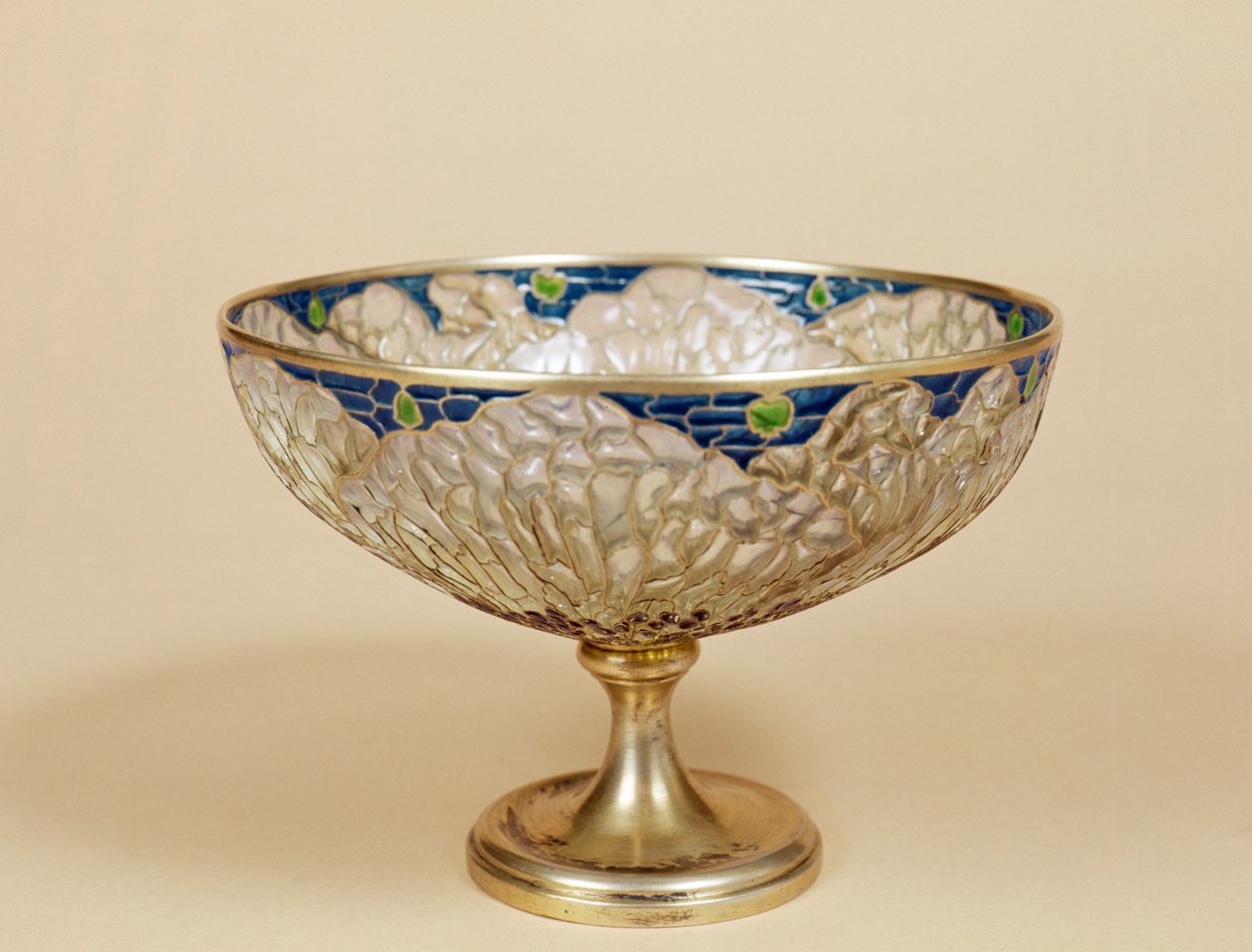 Plic-a-day cup，c.1900（银镀金和珐琅） 作者 尤金·福伊亚特（Eugene Feuillatre）