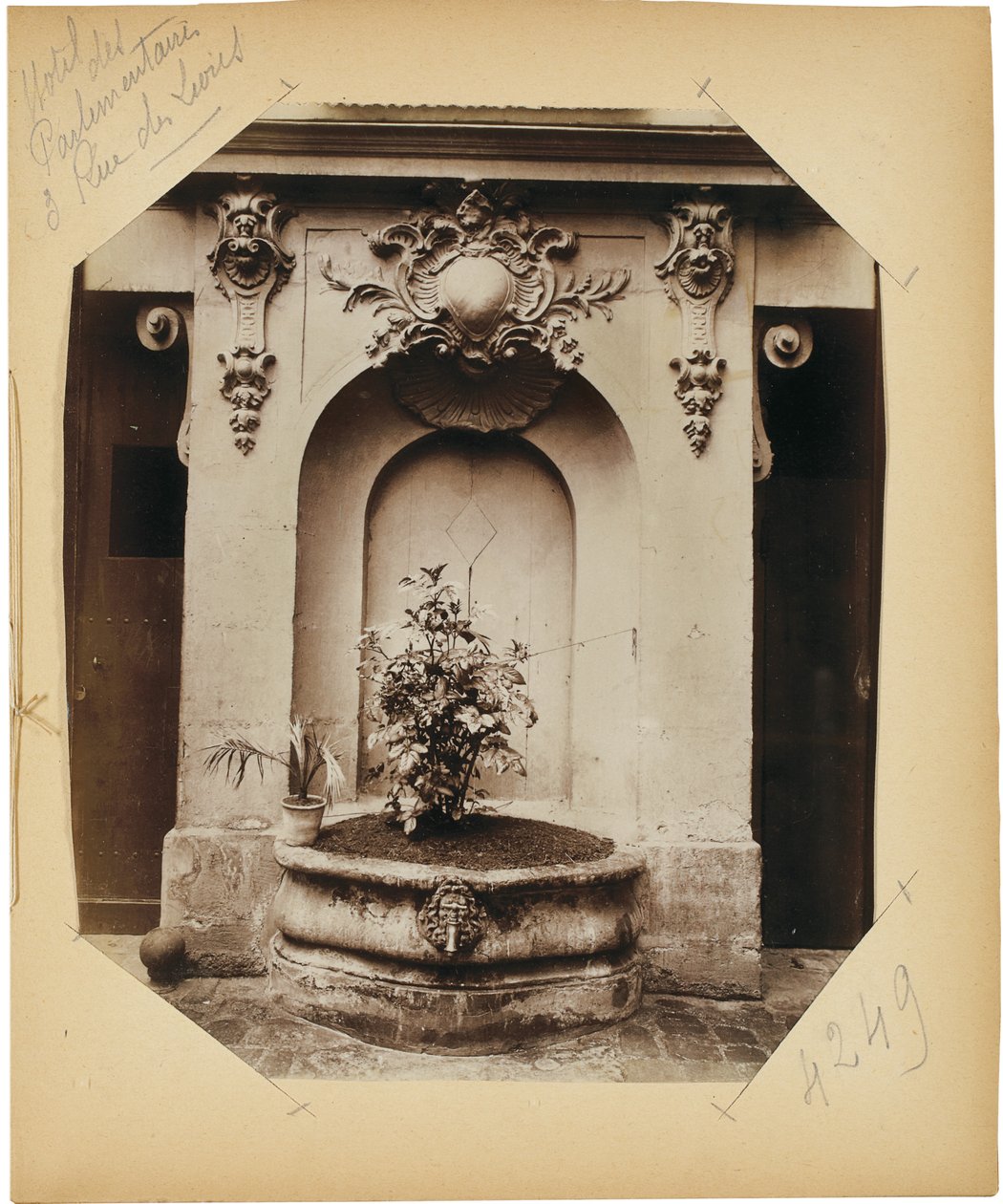 约于1910年（专辑打印）专辑“旧巴黎历史文献”的页面（另请参阅622596-600） 作者 欧仁·阿格特