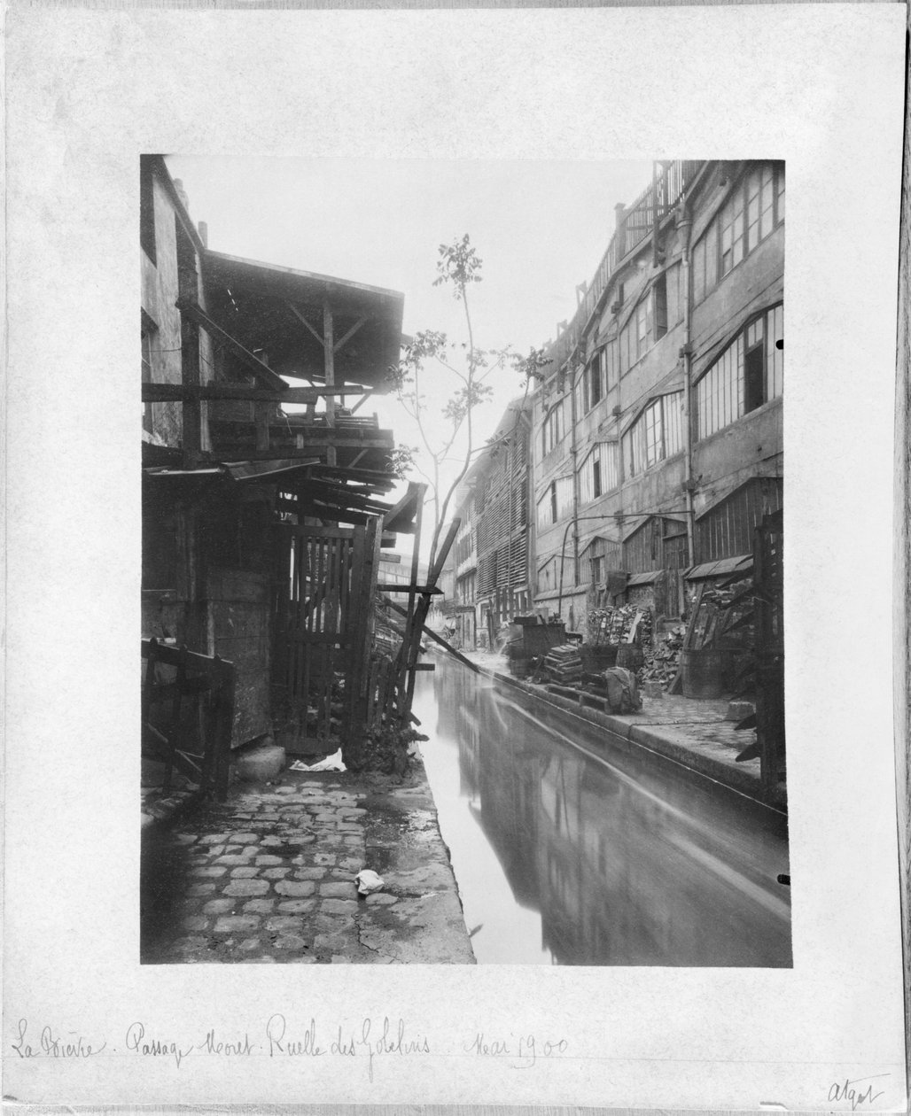 Bievre，Passage Moret，Ruelle des Gobelins，巴黎，1900年5月 作者 欧仁·阿格特