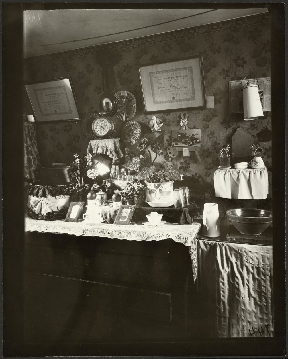 (Petite Chambre d