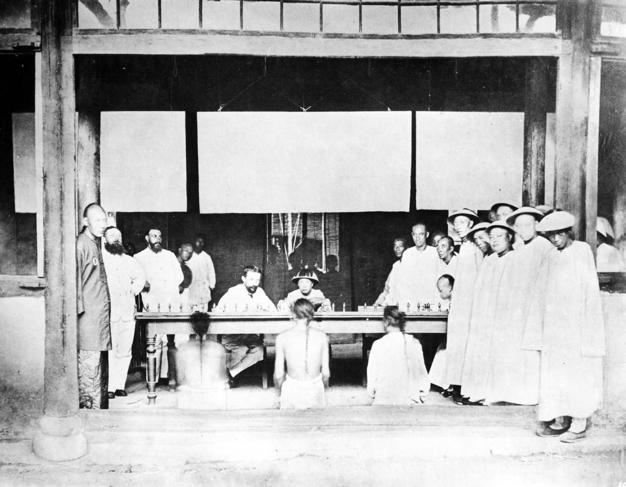 中国治安法院，第1880-90号 作者 欧洲摄影师