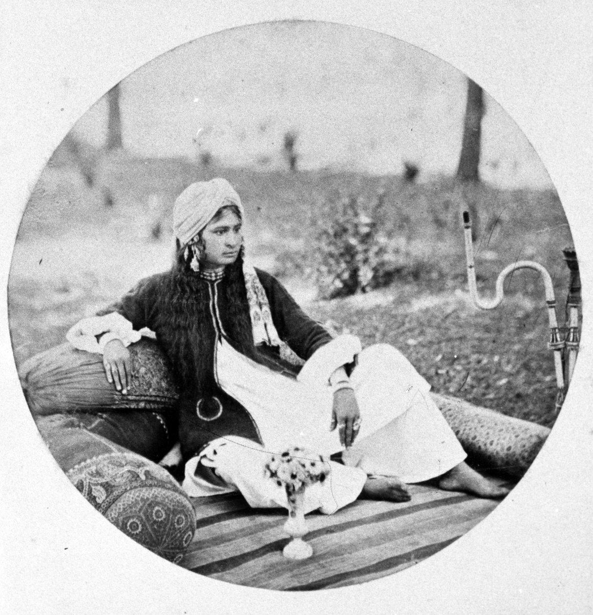 Nautch女孩的画象，c.1860s 作者 欧洲摄影师