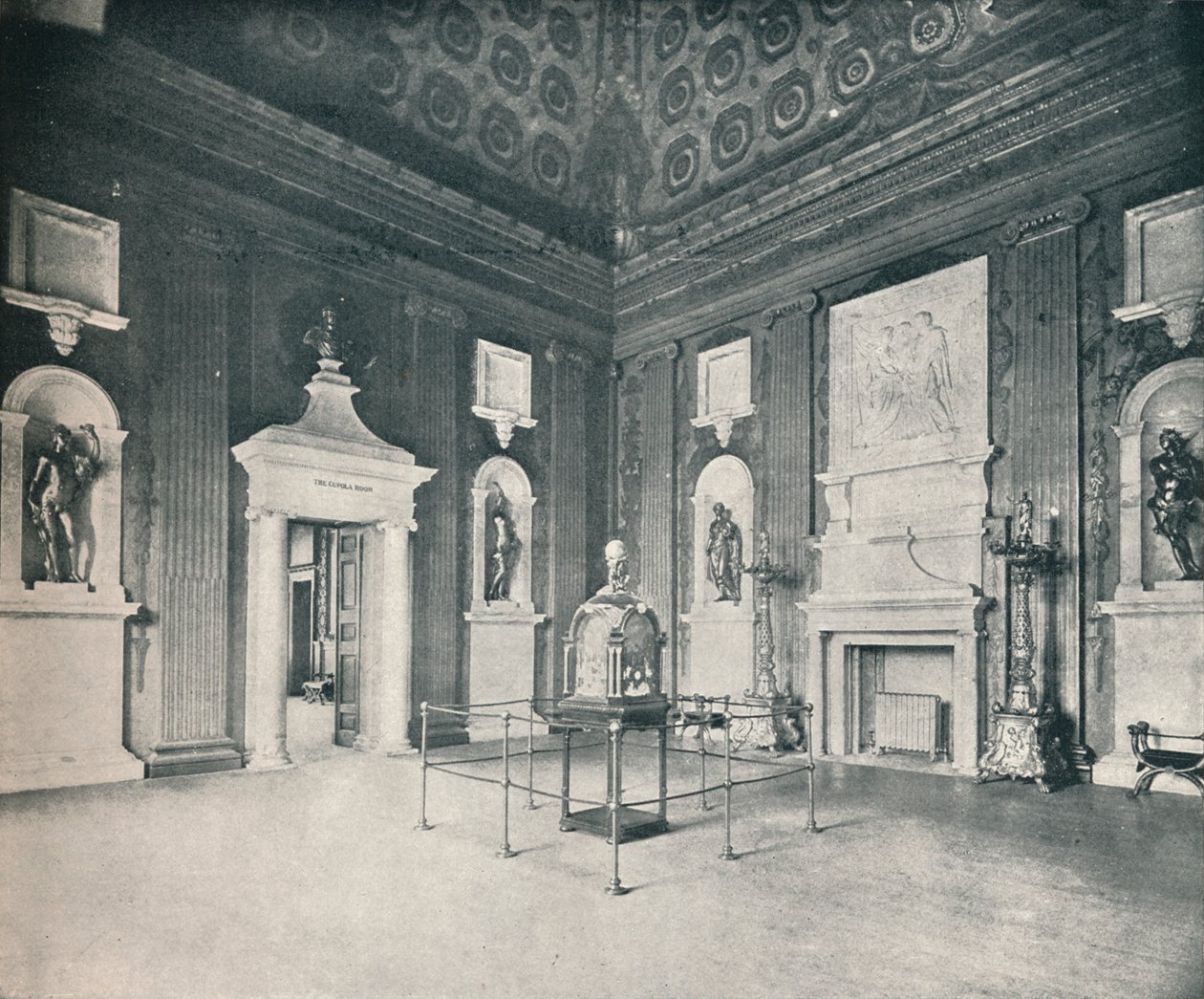 肯辛顿宫的圆屋顶或立方体房间，c1899，1901年 作者 艾尔（Eyre）和Spottiswoode
