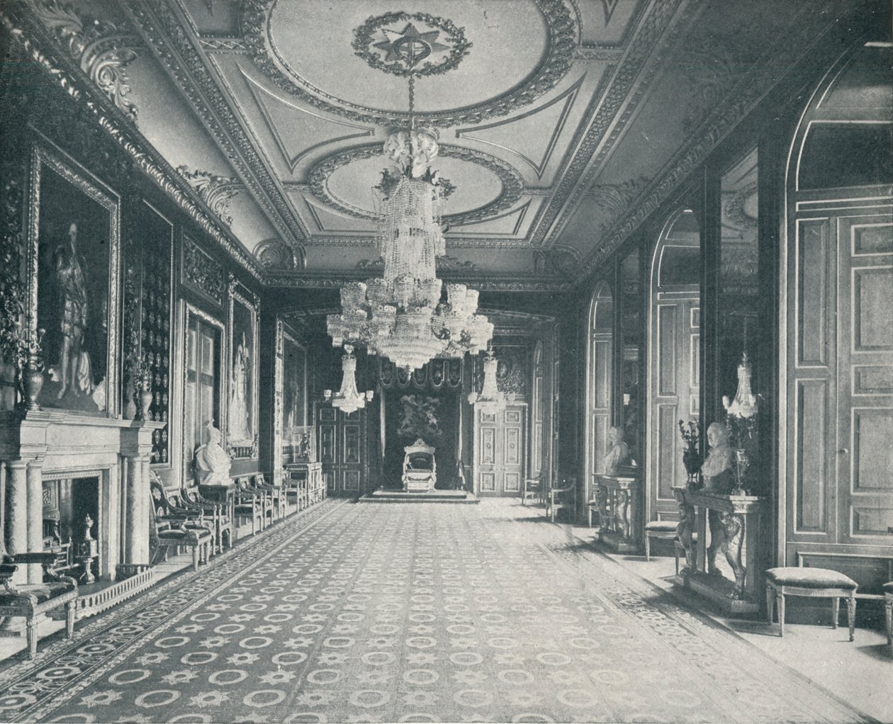 温莎城堡王座室，1901年左右，1901年 作者 艾尔（Eyre）和Spottiswoode