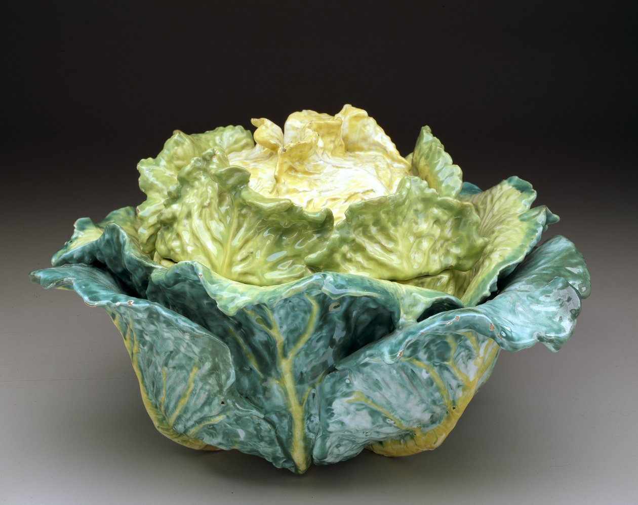 "卷心菜 "瓦罐和盖子，约1755年（锡釉陶器 作者 塞欧工厂