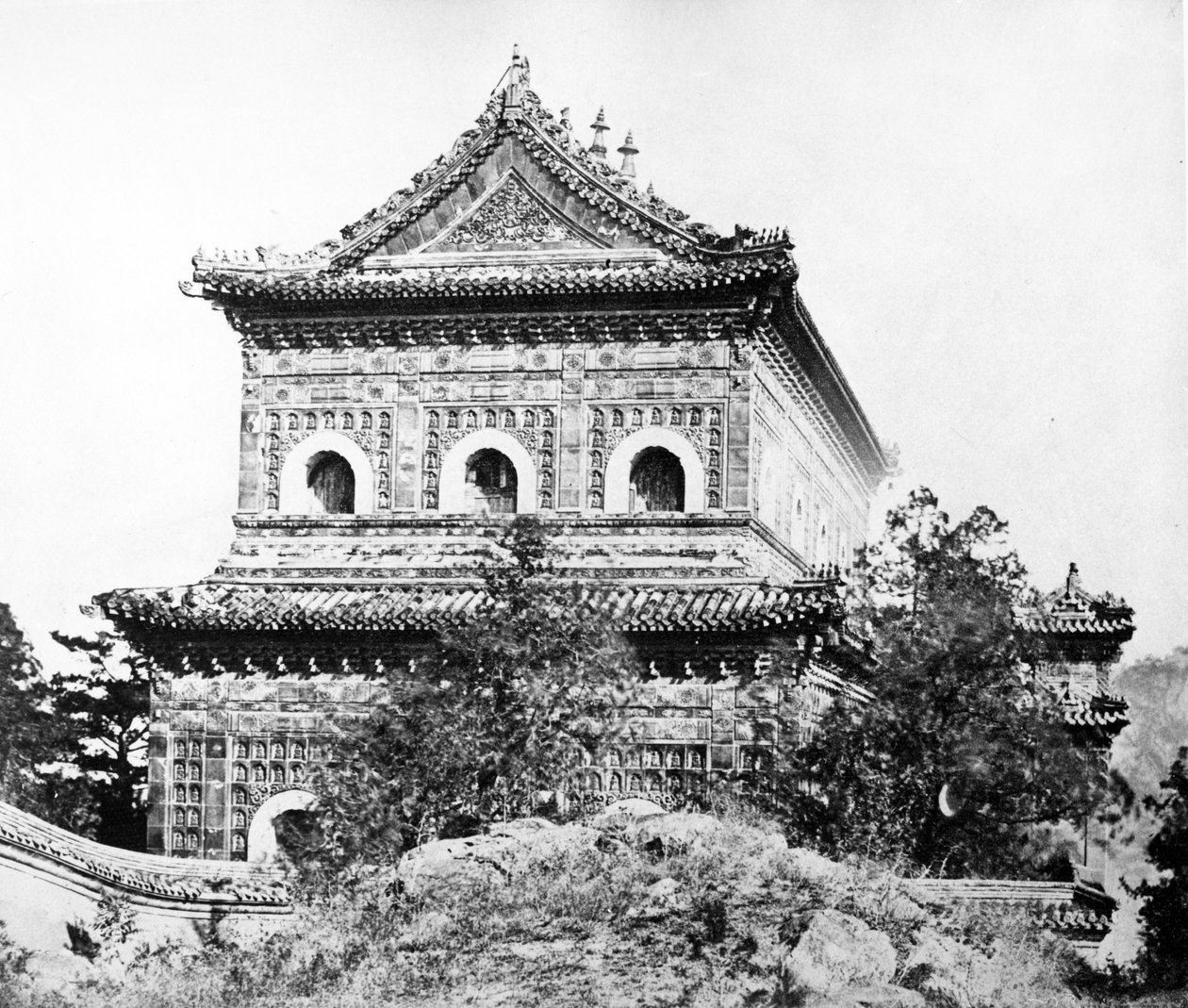 在颐和园的智慧海的寺庙，北京，1860年 作者 菲利斯·比托（Felice Beato）