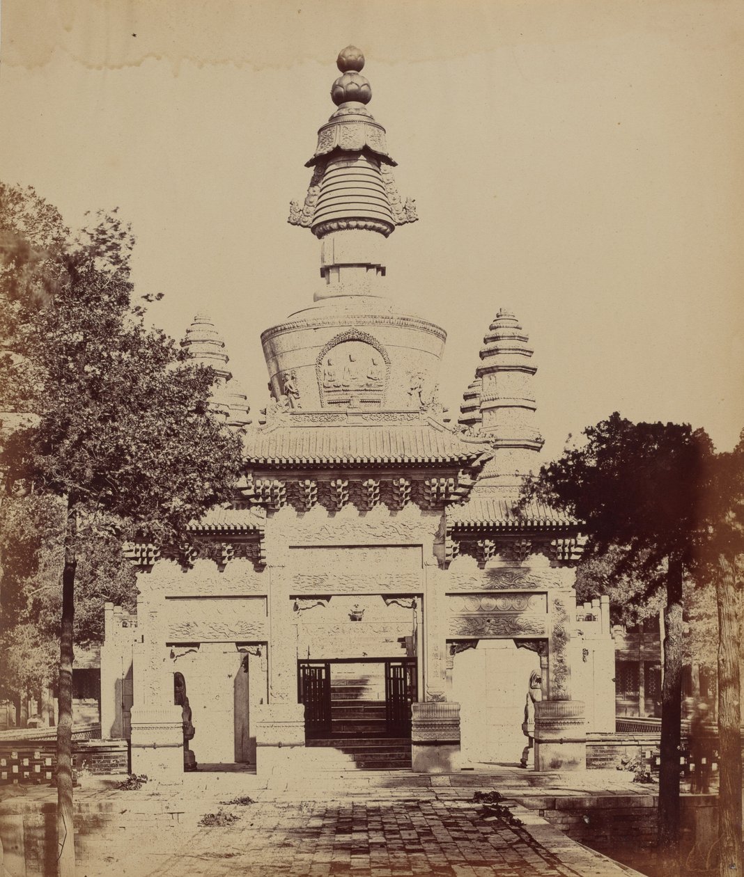 1860 年 10 月，北京喇嘛庙内的西藏纪念碑（照片） 作者 费利斯 (1825 c.1908) 比托